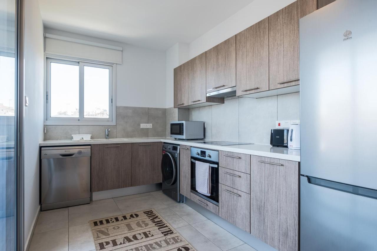 Solaar Apartments Faneromeni Larnaca Esterno foto