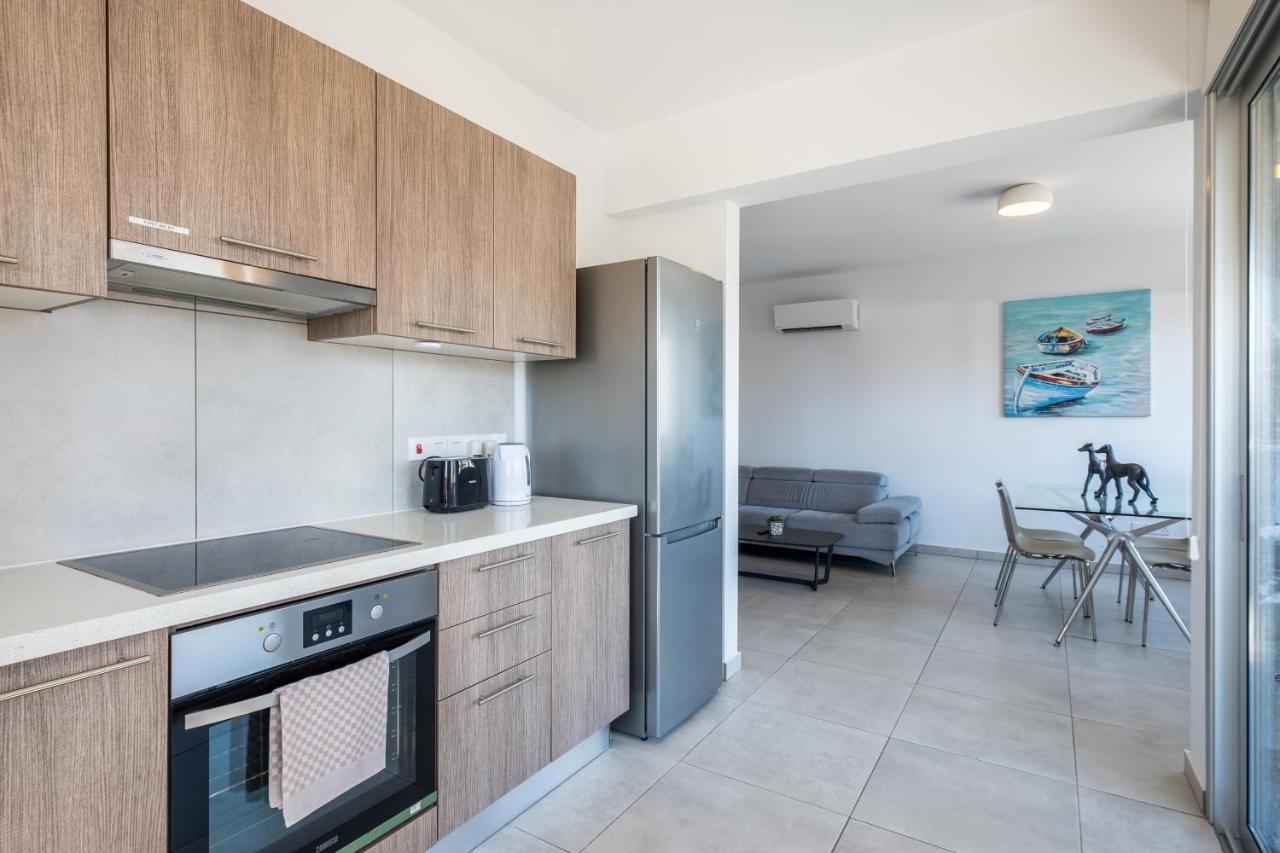 Solaar Apartments Faneromeni Larnaca Esterno foto