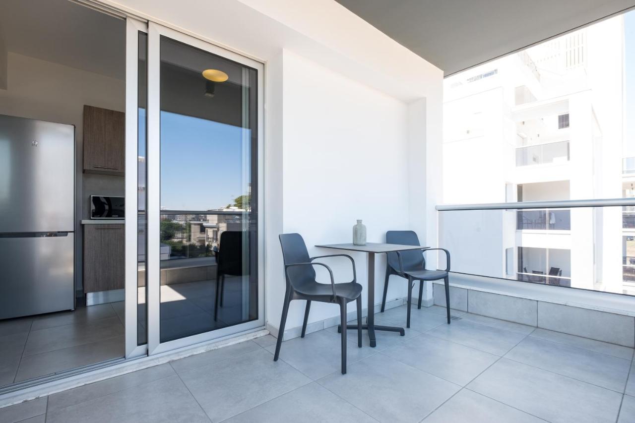 Solaar Apartments Faneromeni Larnaca Esterno foto