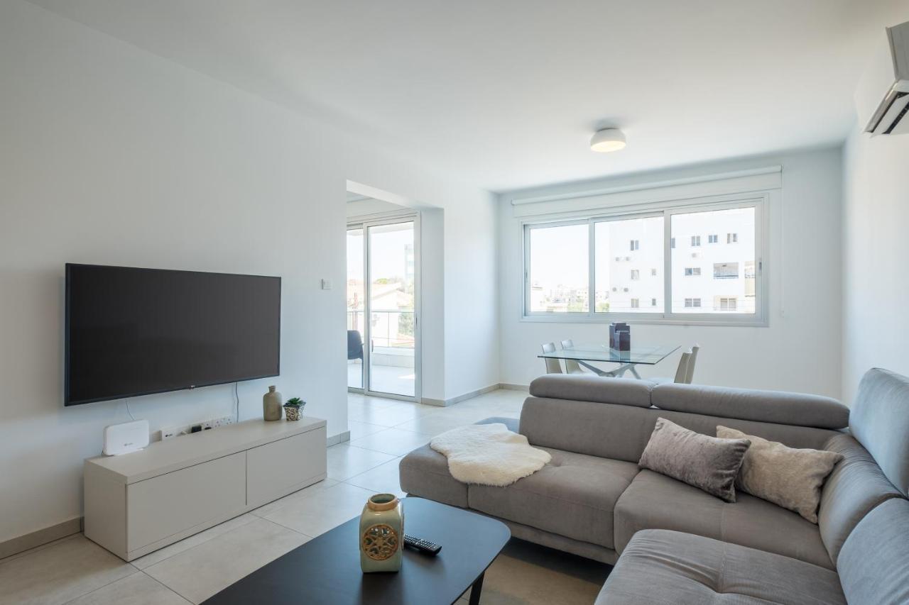 Solaar Apartments Faneromeni Larnaca Esterno foto