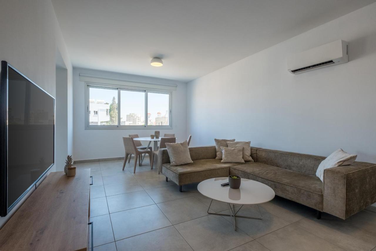 Solaar Apartments Faneromeni Larnaca Esterno foto