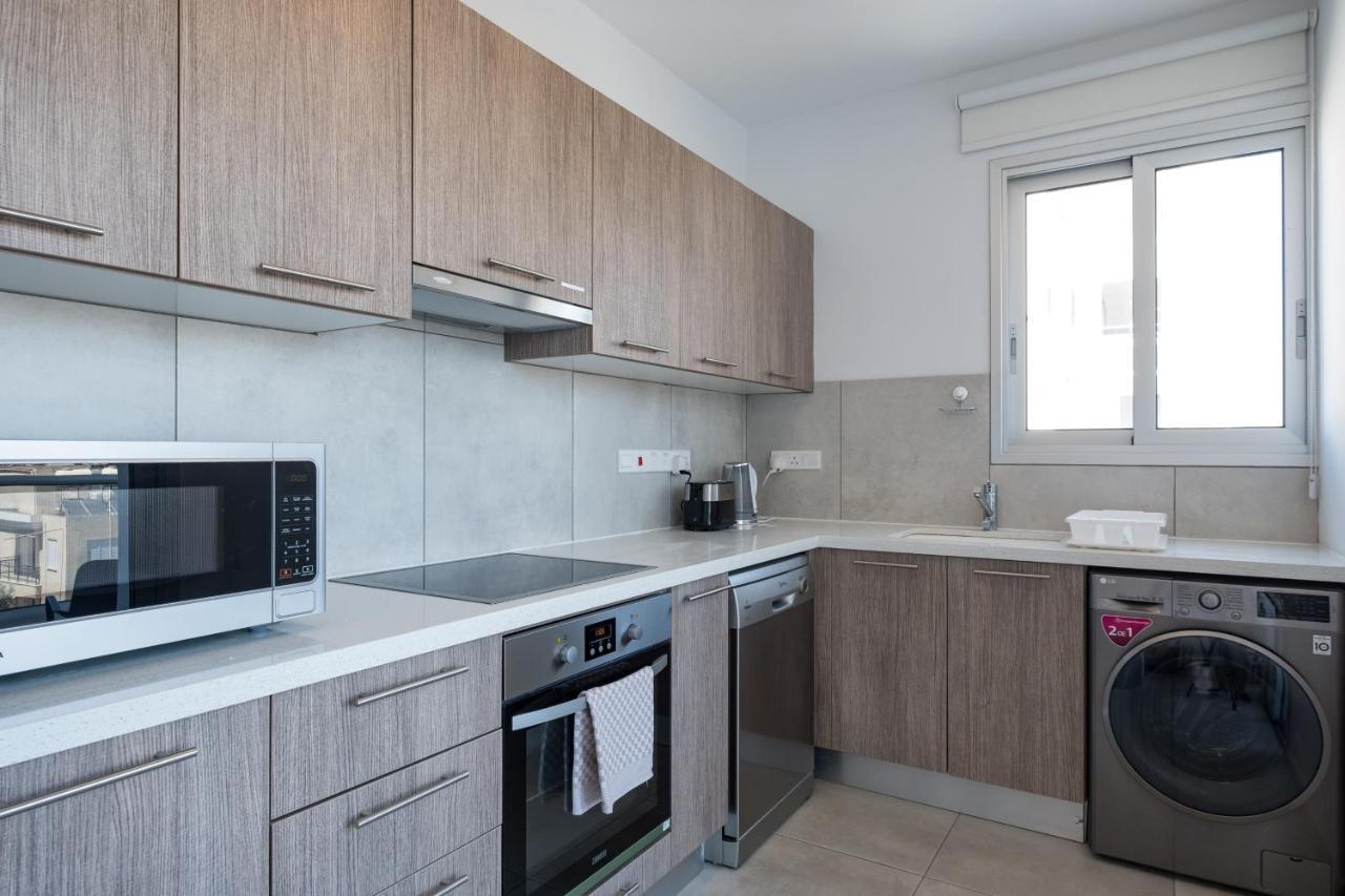 Solaar Apartments Faneromeni Larnaca Esterno foto