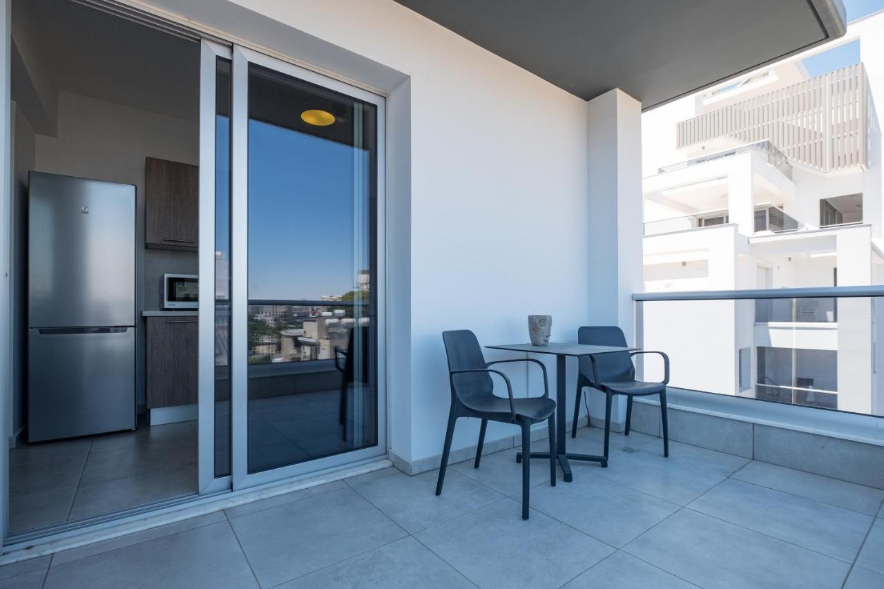 Solaar Apartments Faneromeni Larnaca Esterno foto