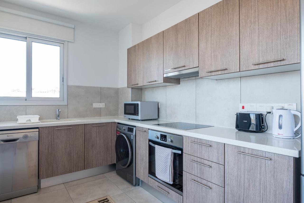 Solaar Apartments Faneromeni Larnaca Esterno foto