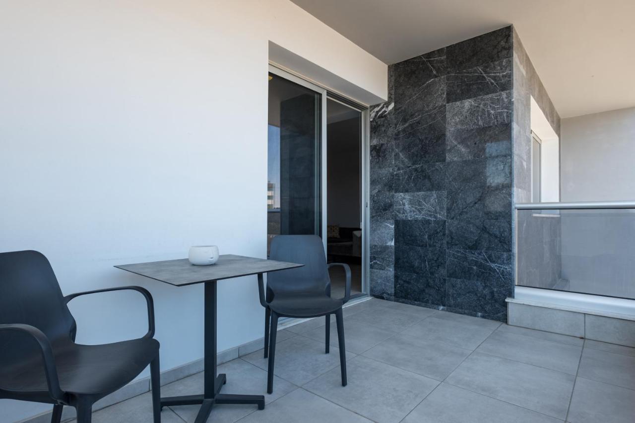 Solaar Apartments Faneromeni Larnaca Esterno foto