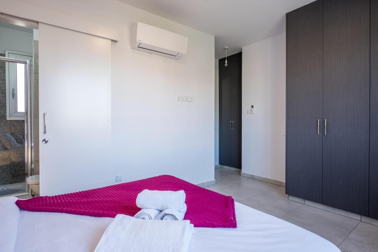 Solaar Apartments Faneromeni Larnaca Esterno foto