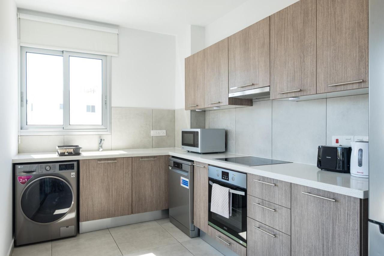 Solaar Apartments Faneromeni Larnaca Esterno foto