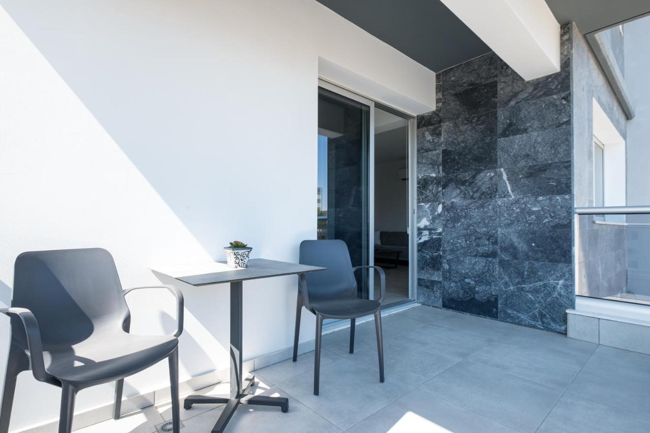 Solaar Apartments Faneromeni Larnaca Esterno foto