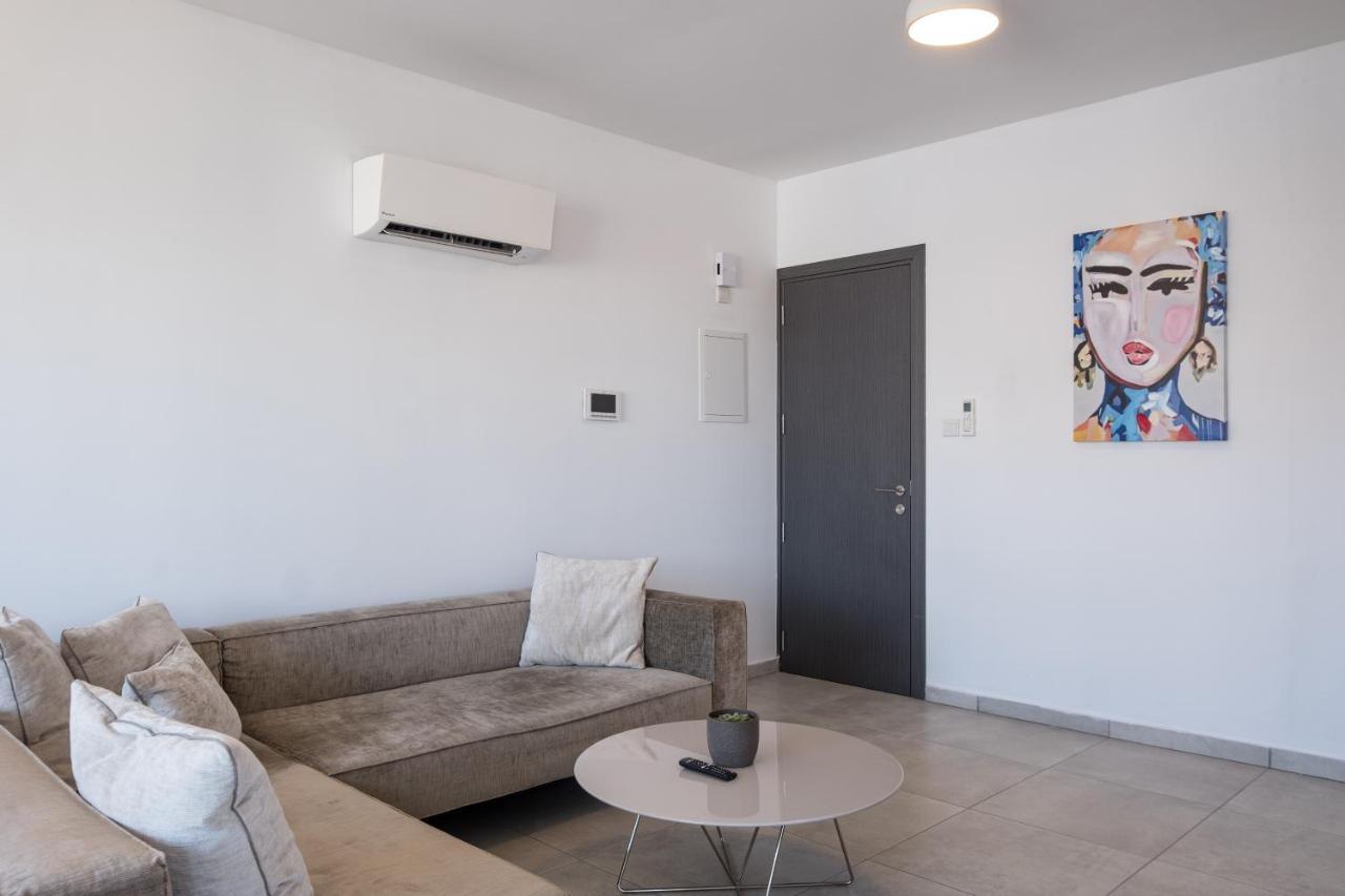 Solaar Apartments Faneromeni Larnaca Esterno foto