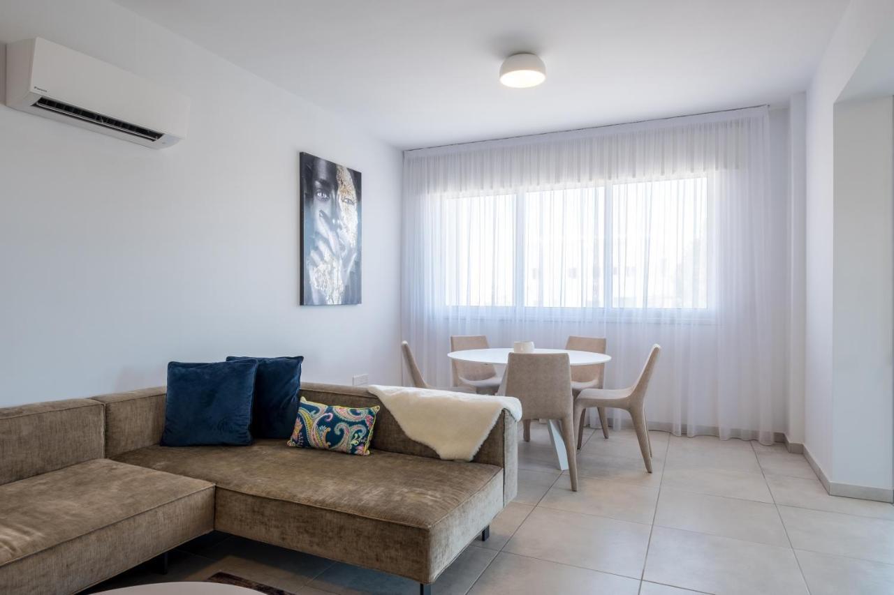 Solaar Apartments Faneromeni Larnaca Esterno foto